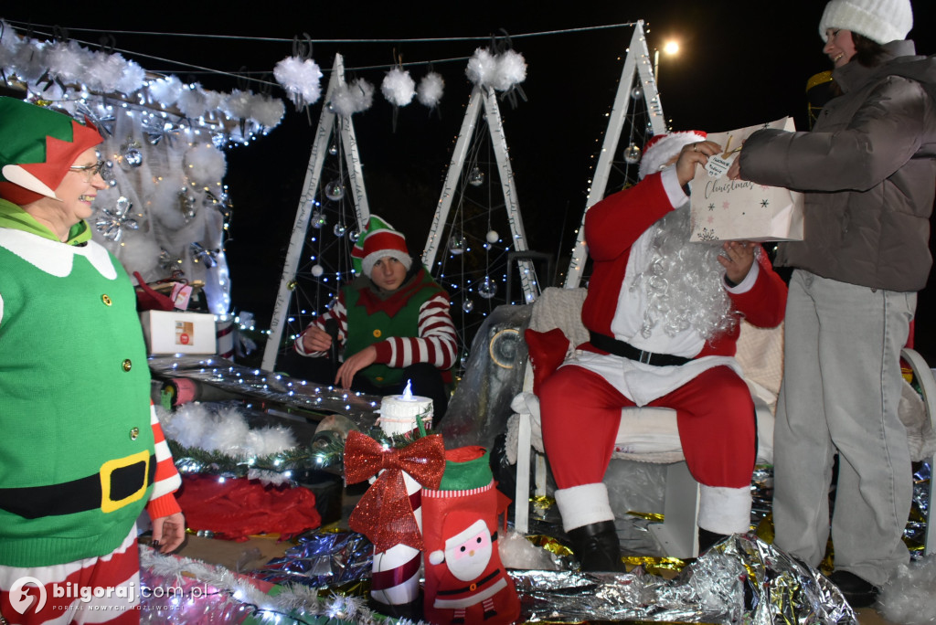 Fabryka zabawek w Dereźni! Mikołaj na platformie odwiedził wioskę