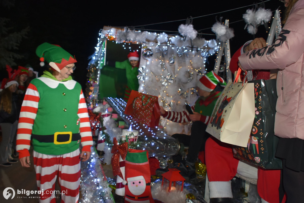 Fabryka zabawek w Dereźni! Mikołaj na platformie odwiedził wioskę