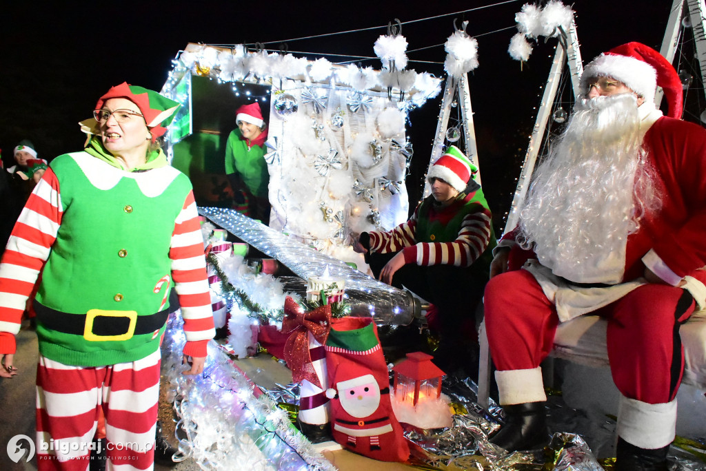 Fabryka zabawek w Dereźni! Mikołaj na platformie odwiedził wioskę