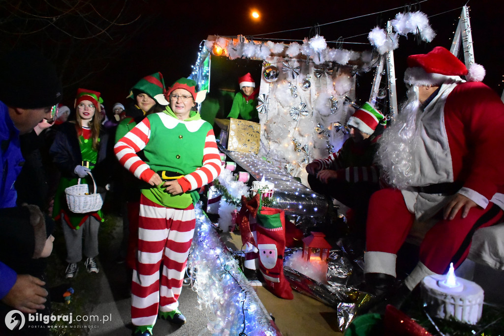 Fabryka zabawek w Dereźni! Mikołaj na platformie odwiedził wioskę