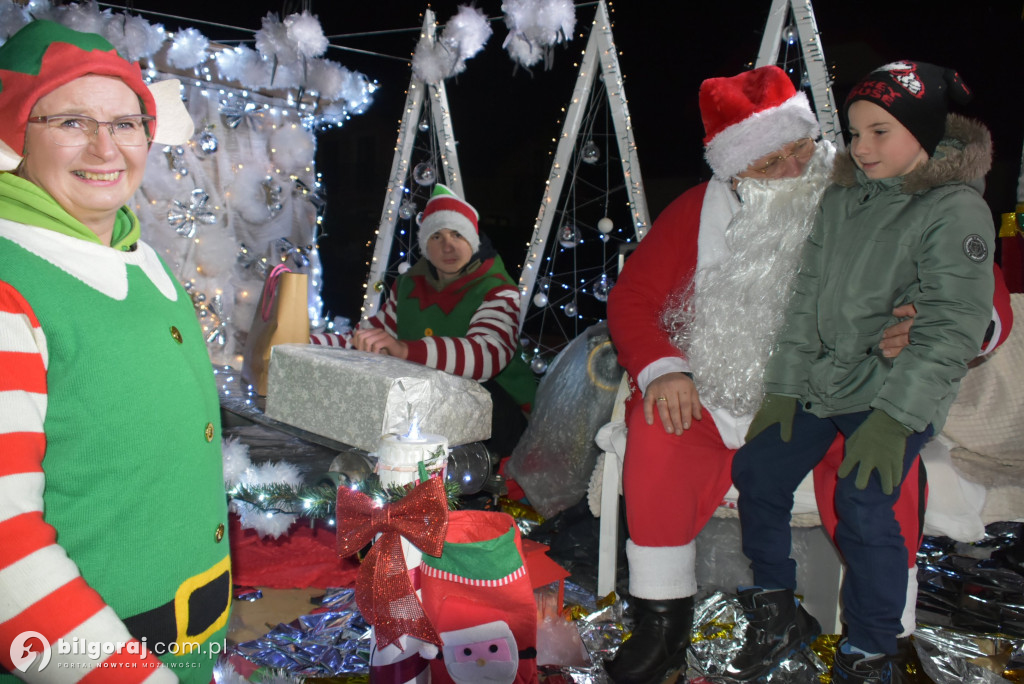 Fabryka zabawek w Dereźni! Mikołaj na platformie odwiedził wioskę