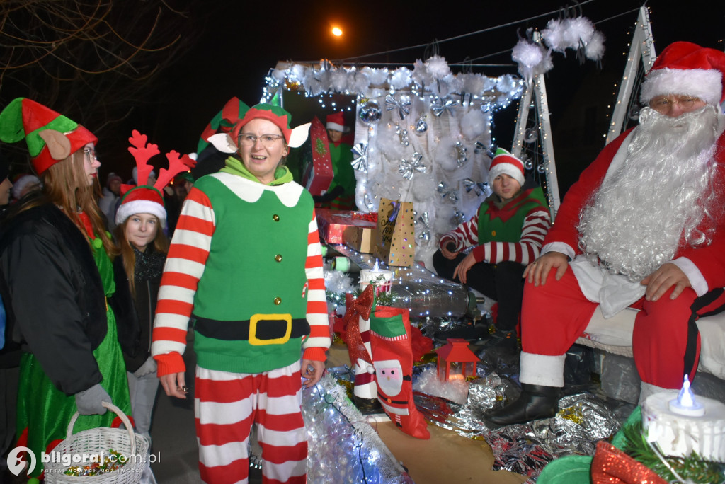 Fabryka zabawek w Dereźni! Mikołaj na platformie odwiedził wioskę