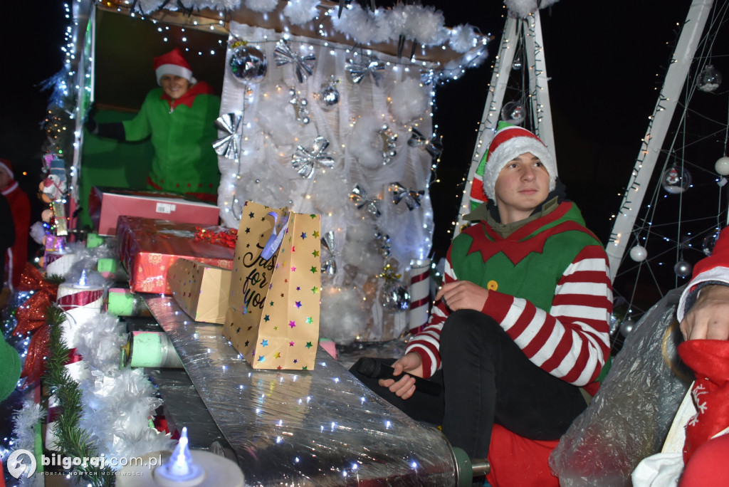 Fabryka zabawek w Dereźni! Mikołaj na platformie odwiedził wioskę