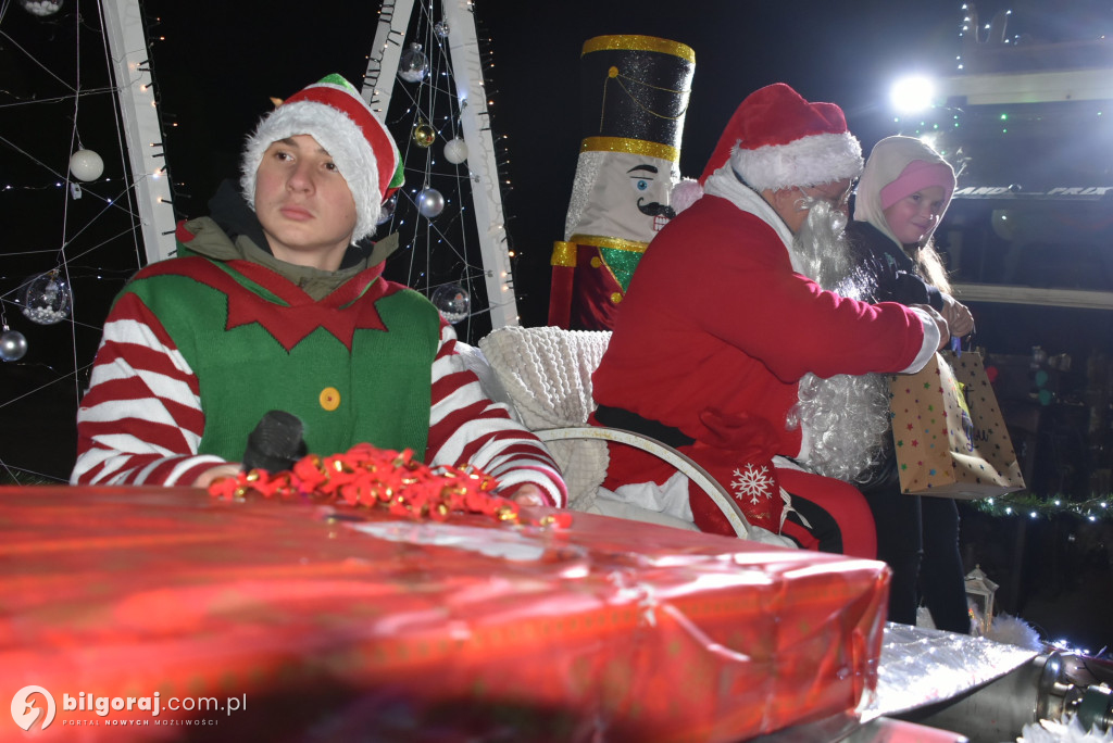 Fabryka zabawek w Dereźni! Mikołaj na platformie odwiedził wioskę