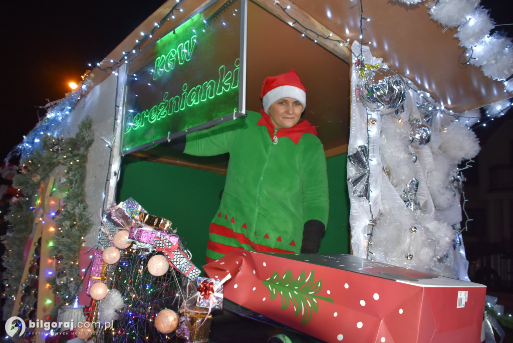 Fabryka zabawek w Dereźni! Mikołaj na platformie odwiedził wioskę