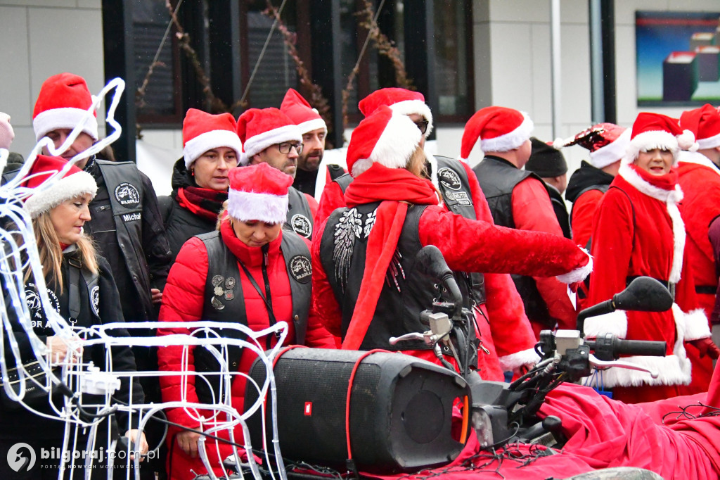 MotoMikołaje 2025 – paczki dla podopiecznych Wioski Dziecięcej i małych pacjentów