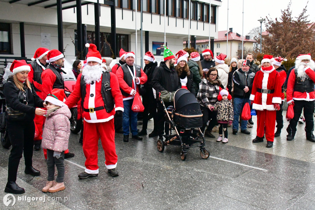 MotoMikołaje 2025 – paczki dla podopiecznych Wioski Dziecięcej i małych pacjentów