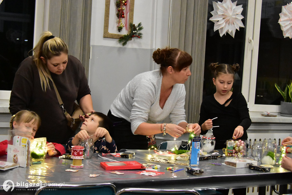 Lampiony, choinka i św. Mikołaj. Świąteczne warsztaty we Frampolu