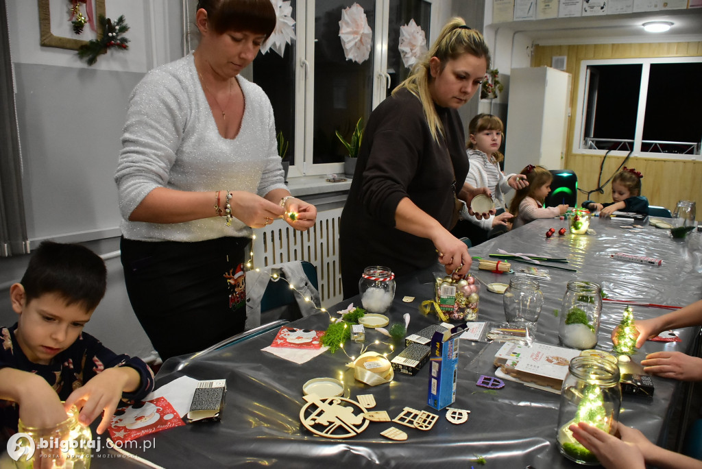 Lampiony, choinka i św. Mikołaj. Świąteczne warsztaty we Frampolu
