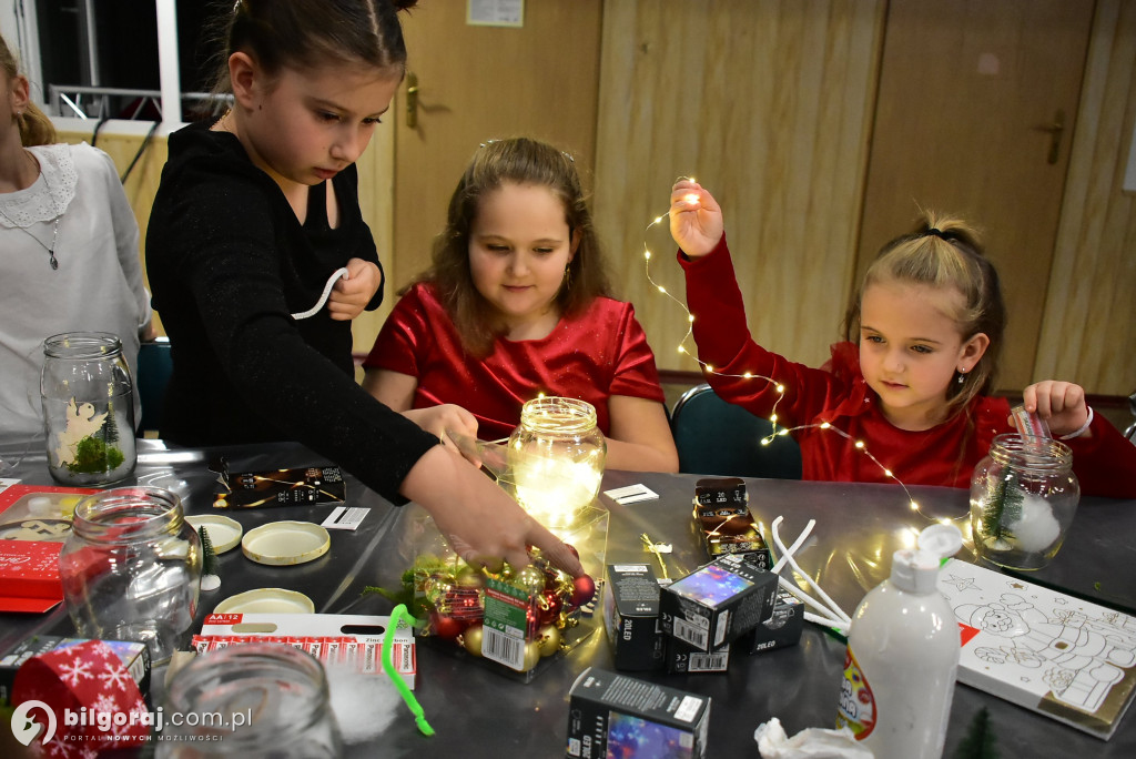 Lampiony, choinka i św. Mikołaj. Świąteczne warsztaty we Frampolu
