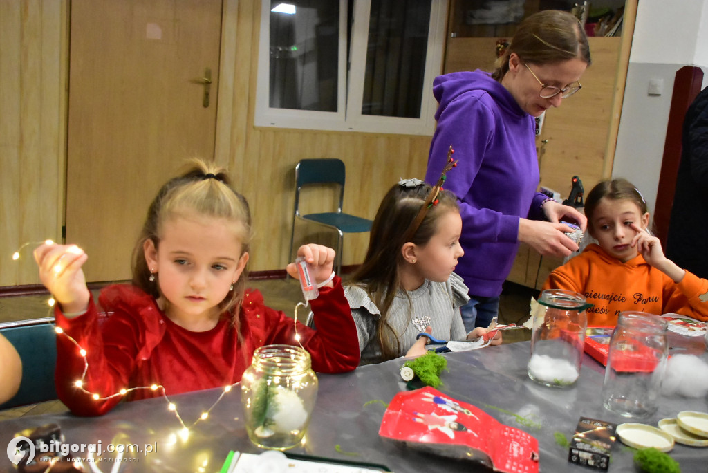 Lampiony, choinka i św. Mikołaj. Świąteczne warsztaty we Frampolu