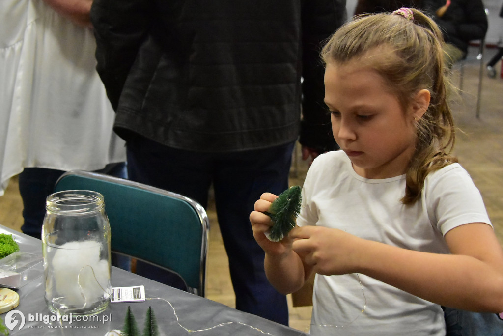 Lampiony, choinka i św. Mikołaj. Świąteczne warsztaty we Frampolu