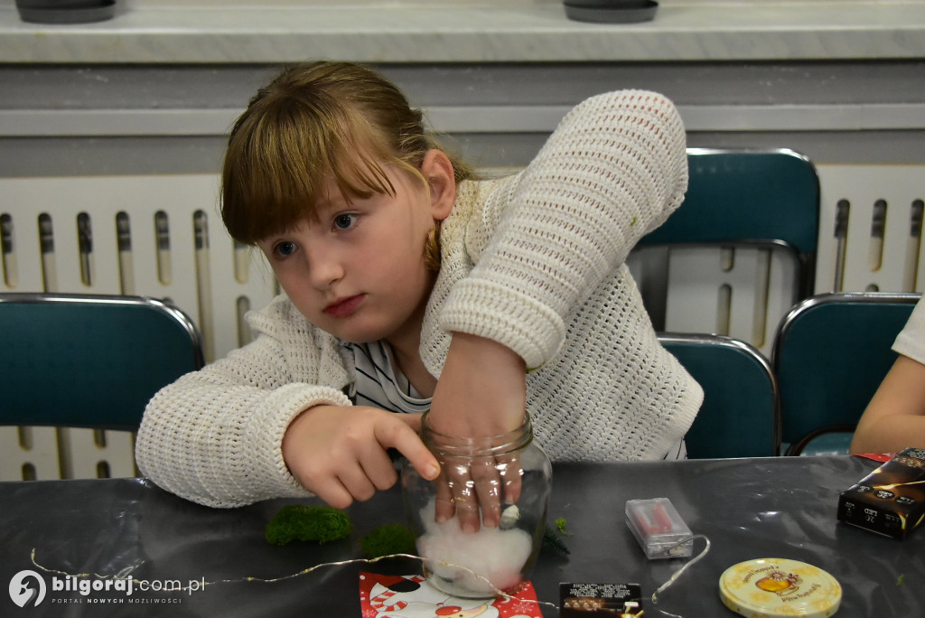 Lampiony, choinka i św. Mikołaj. Świąteczne warsztaty we Frampolu