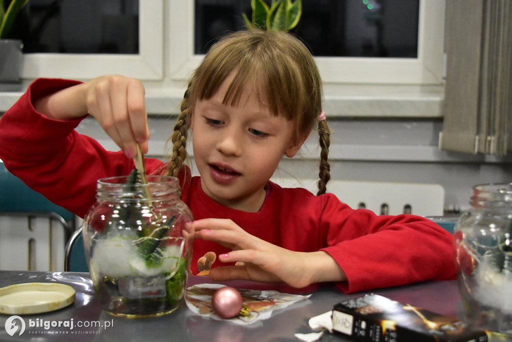 Lampiony, choinka i św. Mikołaj. Świąteczne warsztaty we Frampolu