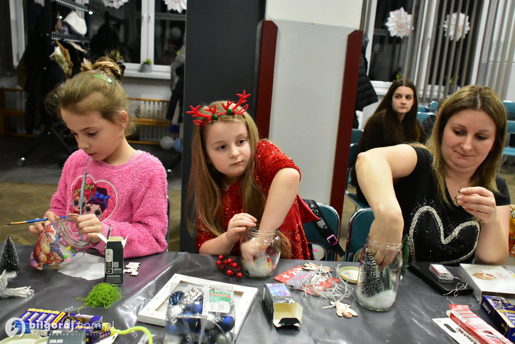 Lampiony, choinka i św. Mikołaj. Świąteczne warsztaty we Frampolu