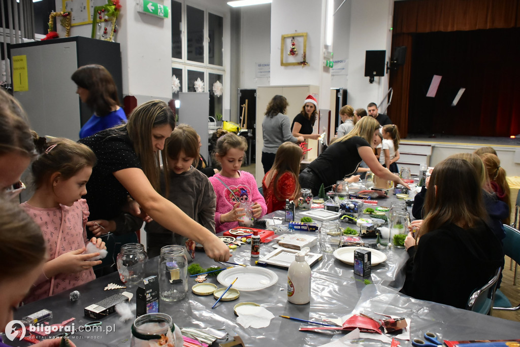 Lampiony, choinka i św. Mikołaj. Świąteczne warsztaty we Frampolu