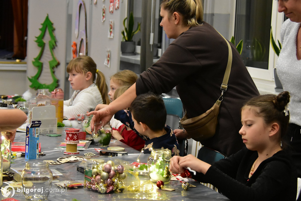Lampiony, choinka i św. Mikołaj. Świąteczne warsztaty we Frampolu