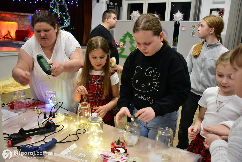 Lampiony, choinka i św. Mikołaj. Świąteczne warsztaty we Frampolu