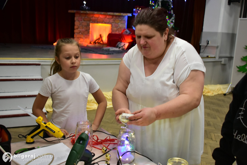 Lampiony, choinka i św. Mikołaj. Świąteczne warsztaty we Frampolu
