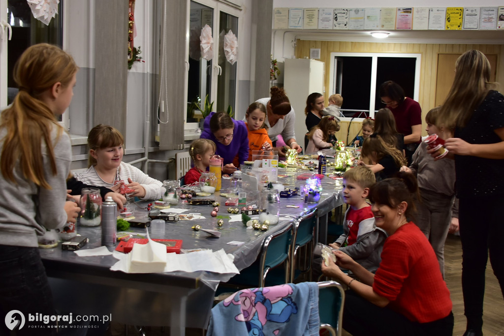 Lampiony, choinka i św. Mikołaj. Świąteczne warsztaty we Frampolu