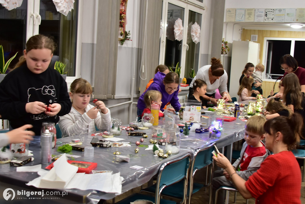 Lampiony, choinka i św. Mikołaj. Świąteczne warsztaty we Frampolu