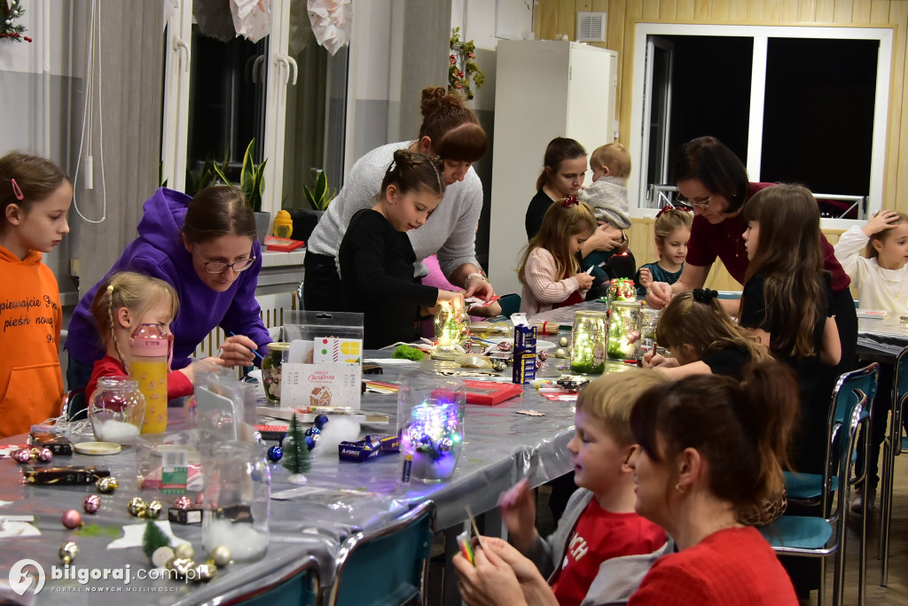 Lampiony, choinka i św. Mikołaj. Świąteczne warsztaty we Frampolu