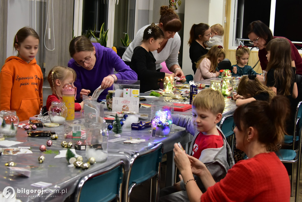 Lampiony, choinka i św. Mikołaj. Świąteczne warsztaty we Frampolu