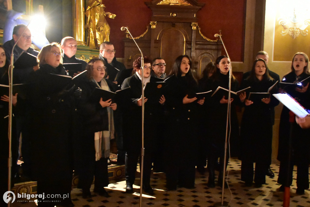 Akatyst w Goraju: Chór „Noster” przed obrazem Matki Bożej Gorajskiej