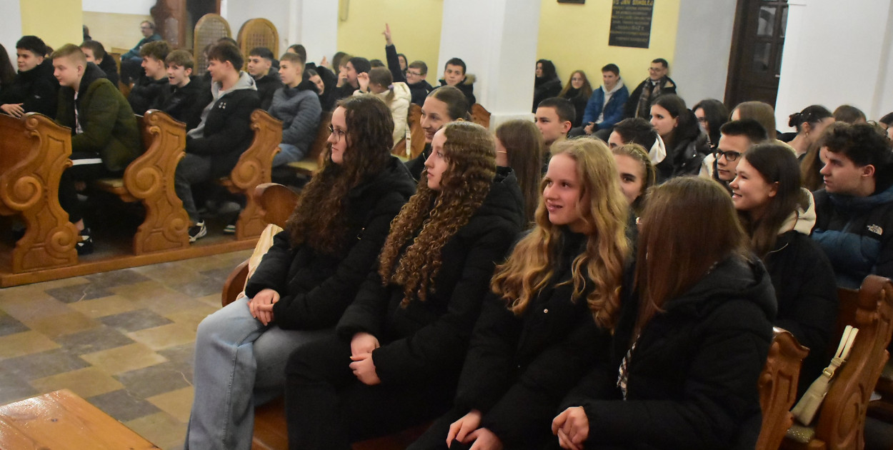 Adwentowe ognisko wiary: Młodzież zwołana do Biłgoraja