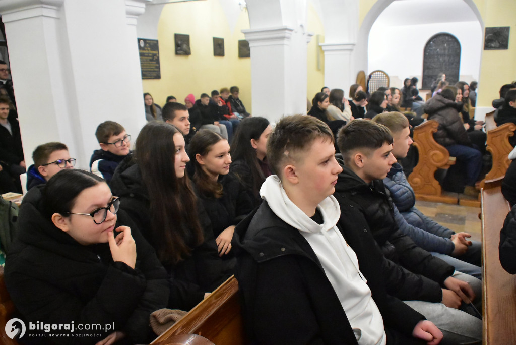 Adwentowe ognisko wiary: Młodzież zwołana do Biłgoraja