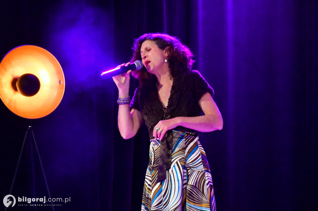 Księżpol pod niebem Paryża. Francuska piosenka królowała w GOK-u