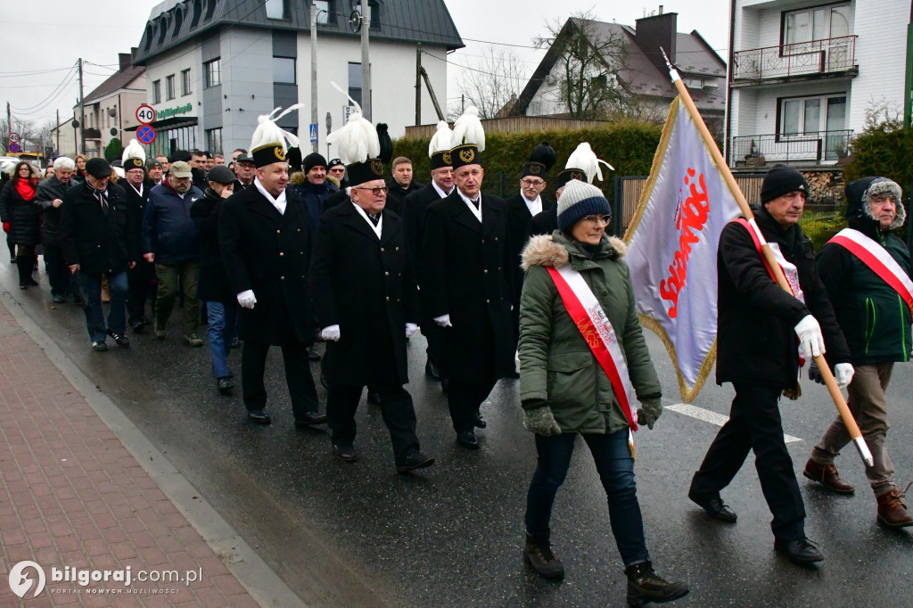 Hymn górniczy nad mogiłą: Tarnogród pamięta o grudniu 1981 roku