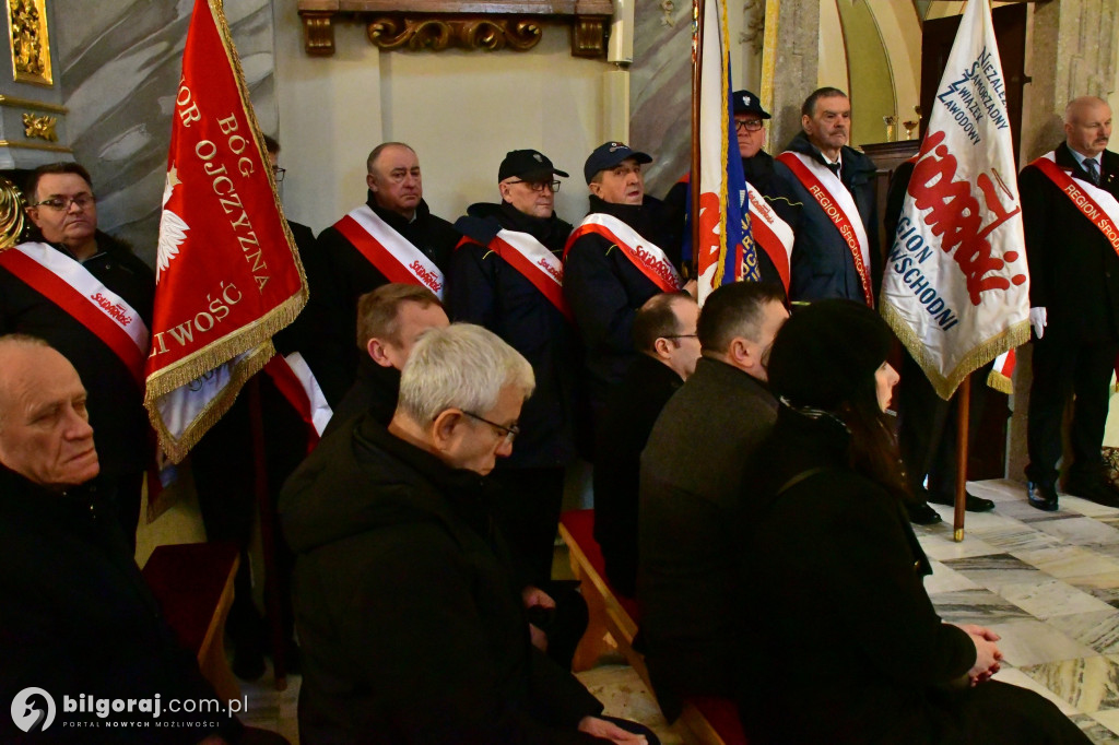 Hymn górniczy nad mogiłą: Tarnogród pamięta o grudniu 1981 roku