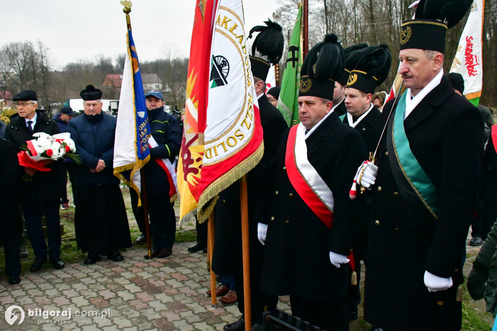 Hymn górniczy nad mogiłą: Tarnogród pamięta o grudniu 1981 roku