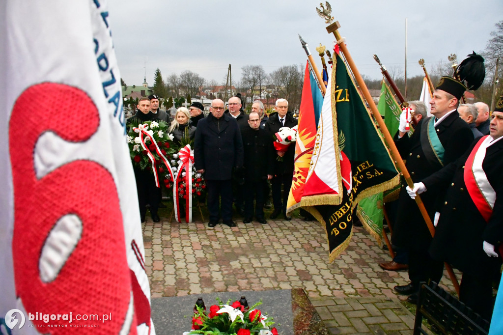 Hymn górniczy nad mogiłą: Tarnogród pamięta o grudniu 1981 roku