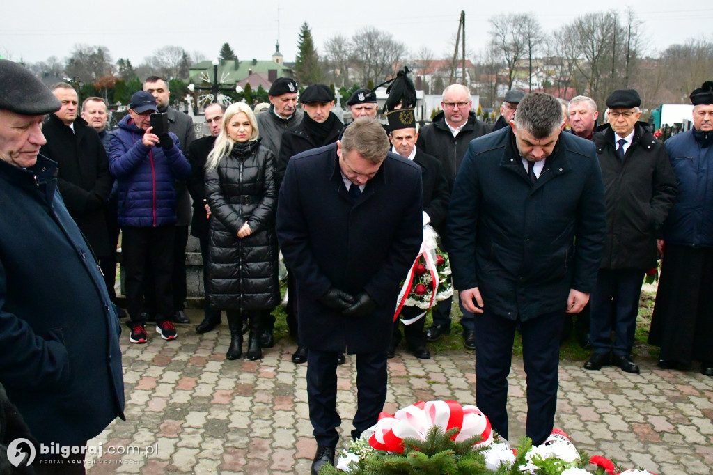 Hymn górniczy nad mogiłą: Tarnogród pamięta o grudniu 1981 roku