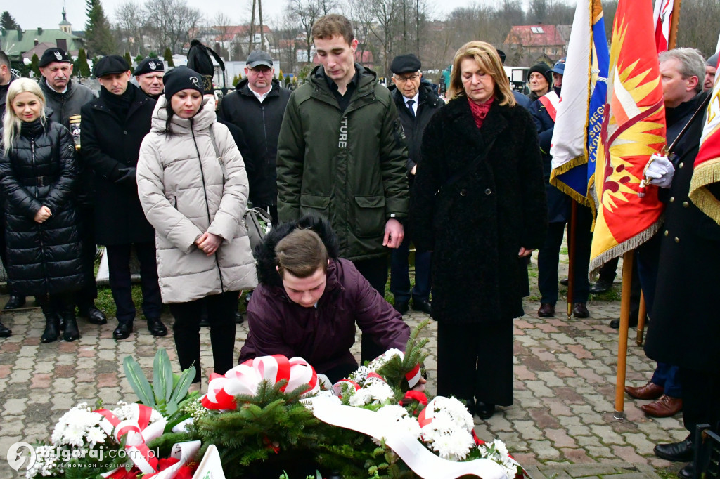 Hymn górniczy nad mogiłą: Tarnogród pamięta o grudniu 1981 roku