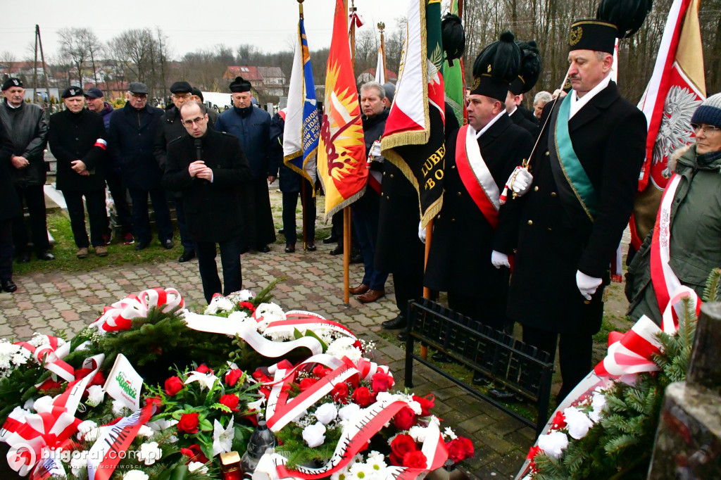 Hymn górniczy nad mogiłą: Tarnogród pamięta o grudniu 1981 roku