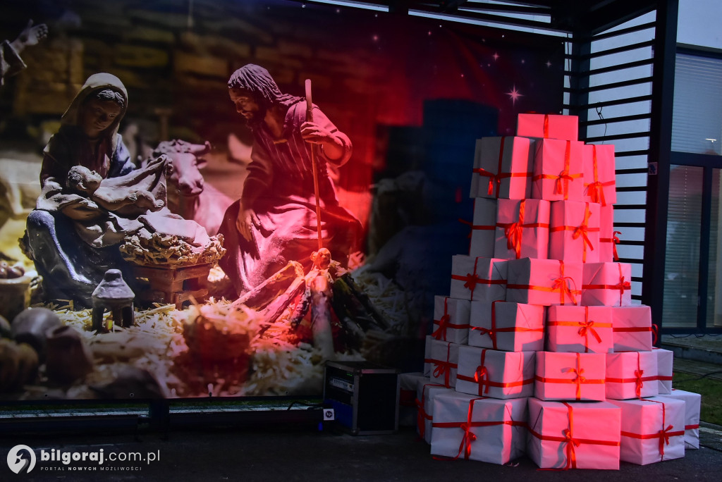 Świąteczna wieczorynka w Księżpolu: Integracja i Kolędowanie z KGW Złote Nitki
