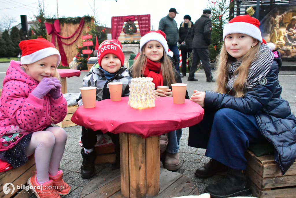 Świąteczna wieczorynka w Księżpolu: Integracja i Kolędowanie z KGW Złote Nitki