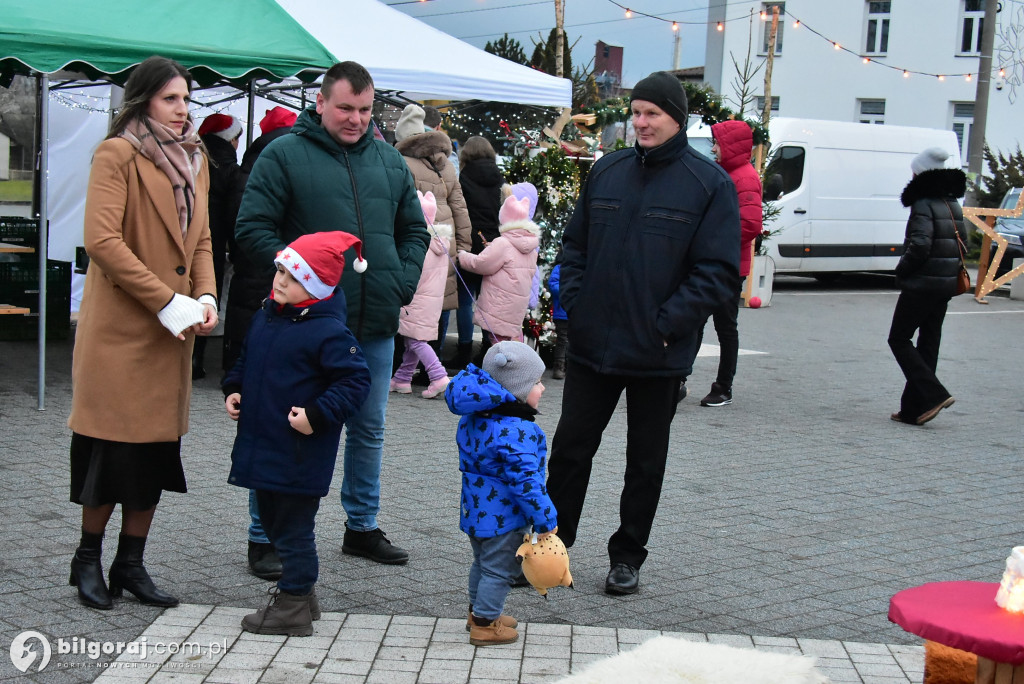 Świąteczna wieczorynka w Księżpolu: Integracja i Kolędowanie z KGW Złote Nitki