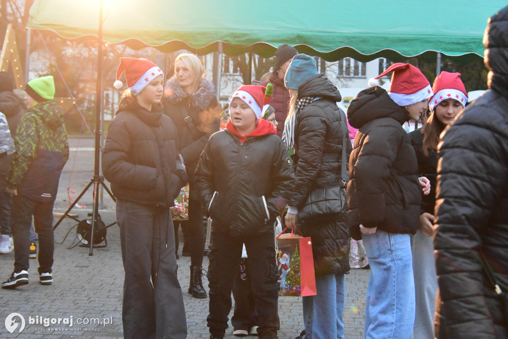 Świąteczna wieczorynka w Księżpolu: Integracja i Kolędowanie z KGW Złote Nitki