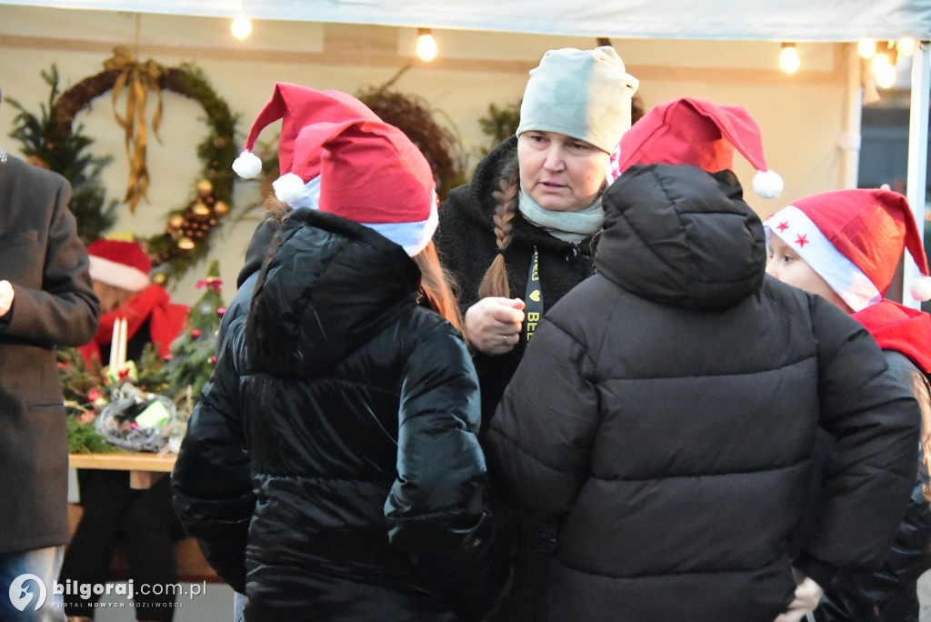 Świąteczna wieczorynka w Księżpolu: Integracja i Kolędowanie z KGW Złote Nitki