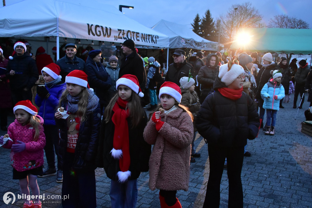 Świąteczna wieczorynka w Księżpolu: Integracja i Kolędowanie z KGW Złote Nitki