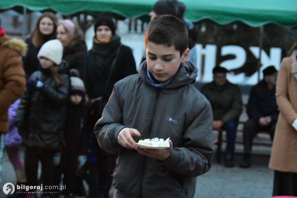 Świąteczna wieczorynka w Księżpolu: Integracja i Kolędowanie z KGW Złote Nitki
