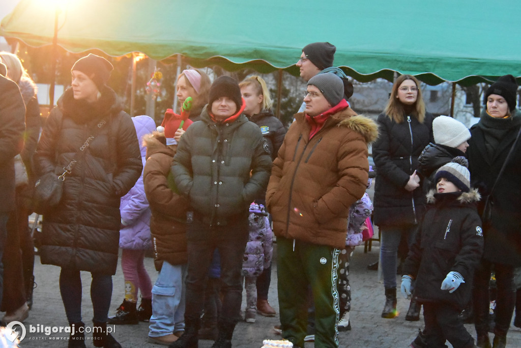 Świąteczna wieczorynka w Księżpolu: Integracja i Kolędowanie z KGW Złote Nitki
