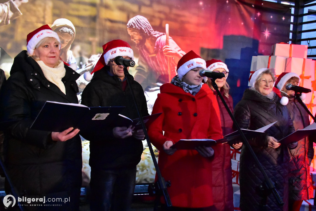 Świąteczna wieczorynka w Księżpolu: Integracja i Kolędowanie z KGW Złote Nitki