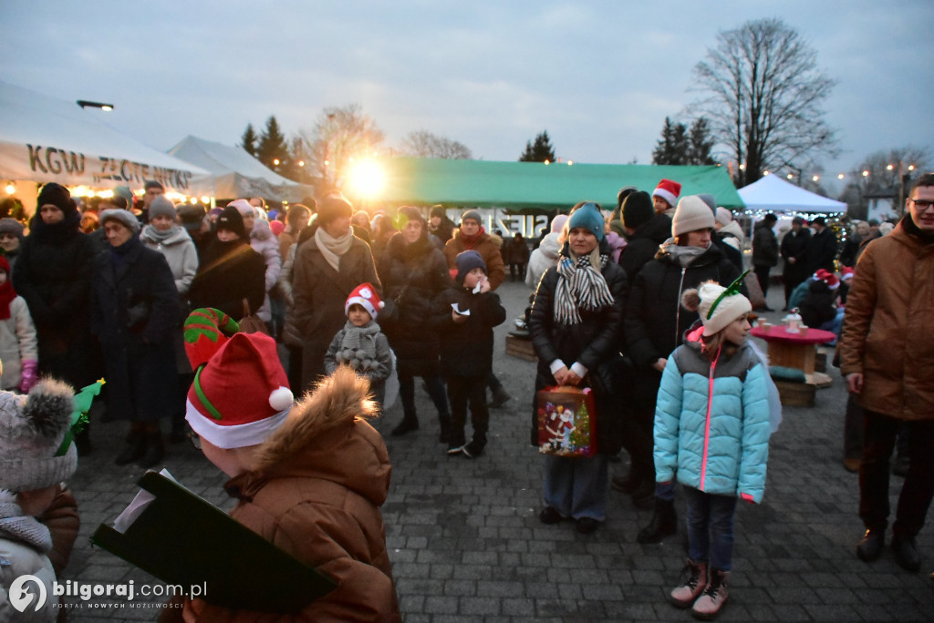 Świąteczna wieczorynka w Księżpolu: Integracja i Kolędowanie z KGW Złote Nitki