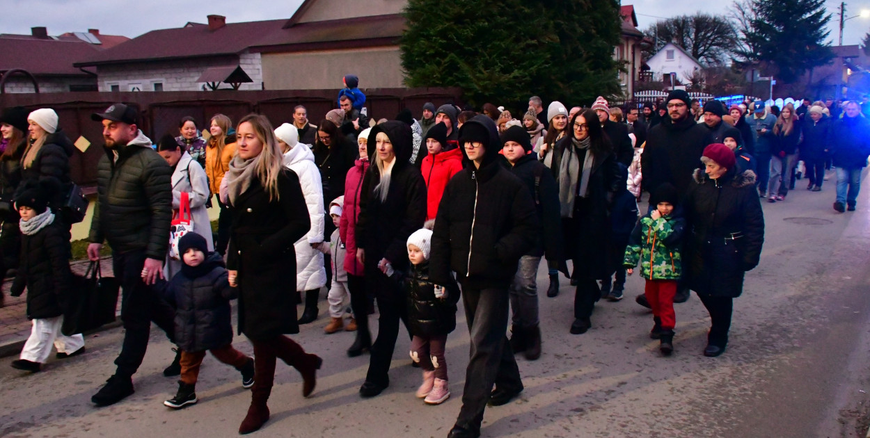 Taniec, teatr i świąteczne lampki: Mikołajki w Goraju