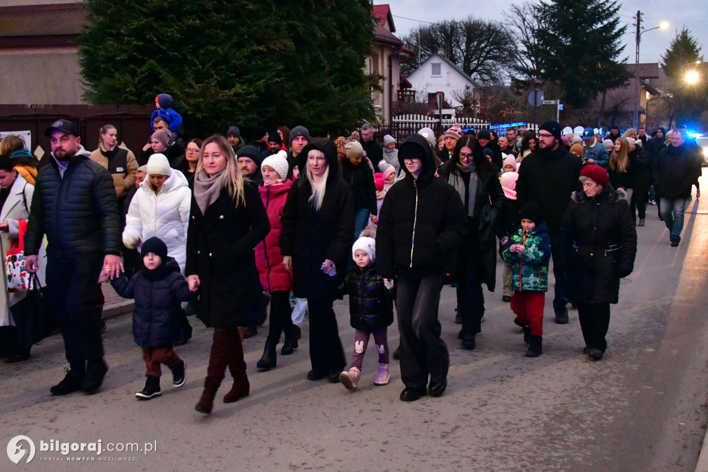 Taniec, teatr i świąteczne lampki: Mikołajki w Goraju